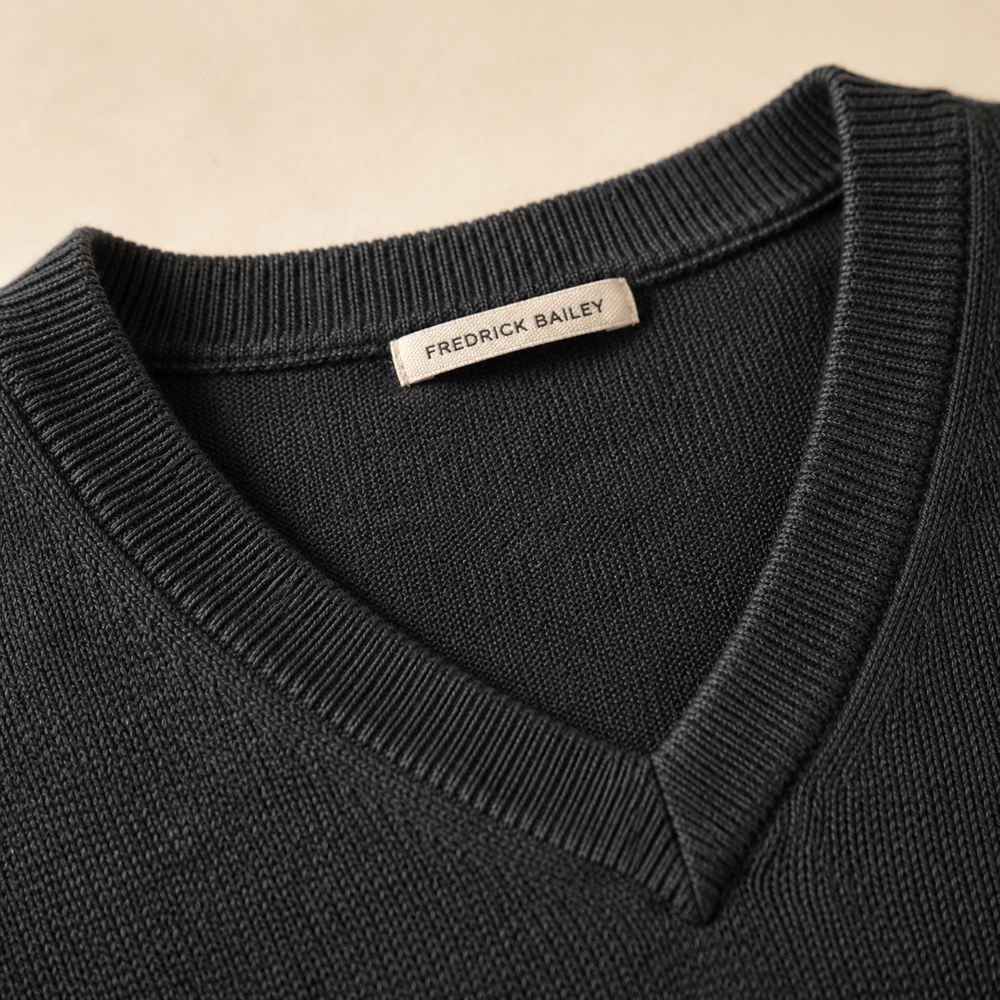 The Sterling - Merino-Blend V-Neck Sweater in Charcoal - detail